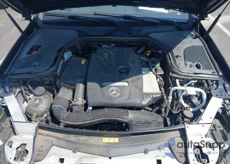 2018 Mercedes-Benz E 300 4Matic z USA, uszkodzony, nr VIN WDDZF4KB9JA362051